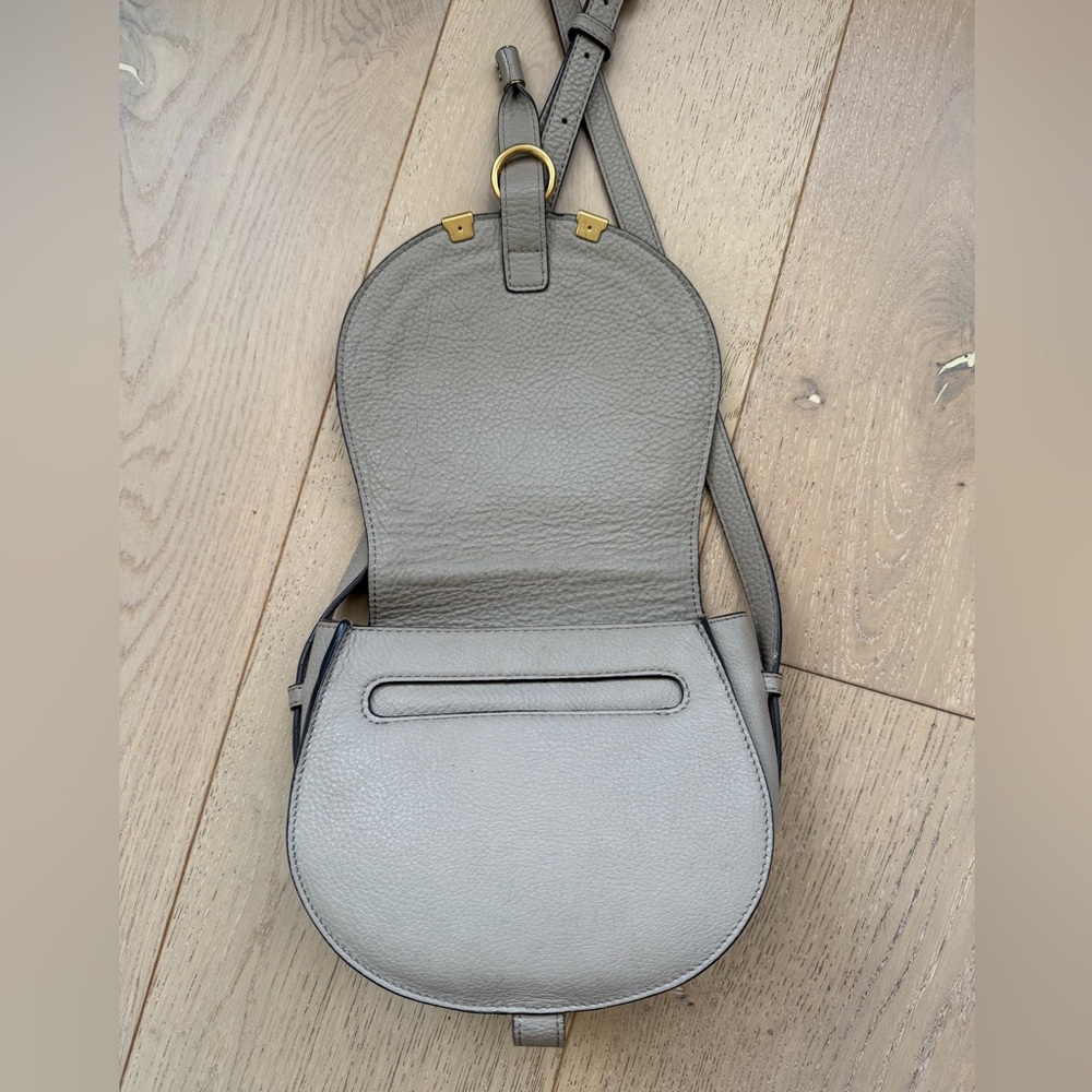 Chloe Small Marcie Crossbody Leather Bag in Cashmere Grey - Picture 12 of 16
